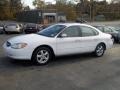 2002 Vibrant White Ford Taurus SES  photo #2