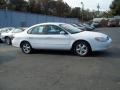 2002 Vibrant White Ford Taurus SES  photo #3