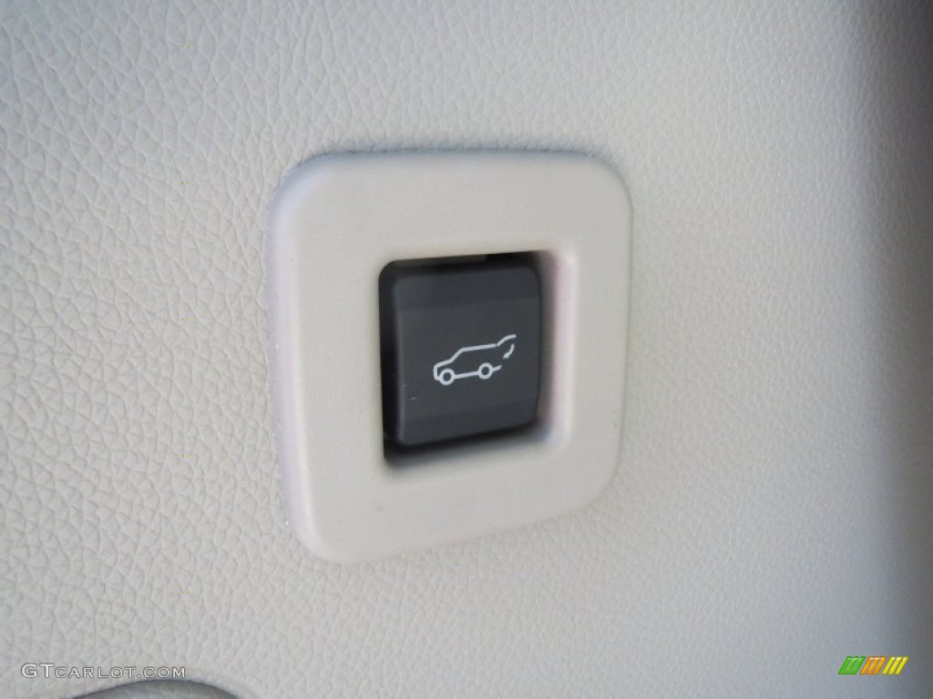 2013 Ford Expedition Limited Controls Photo #72923152