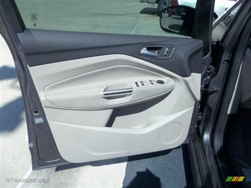 2013 Ford C-Max Hybrid SE Medium Light Stone Door Panel Photo #72926080