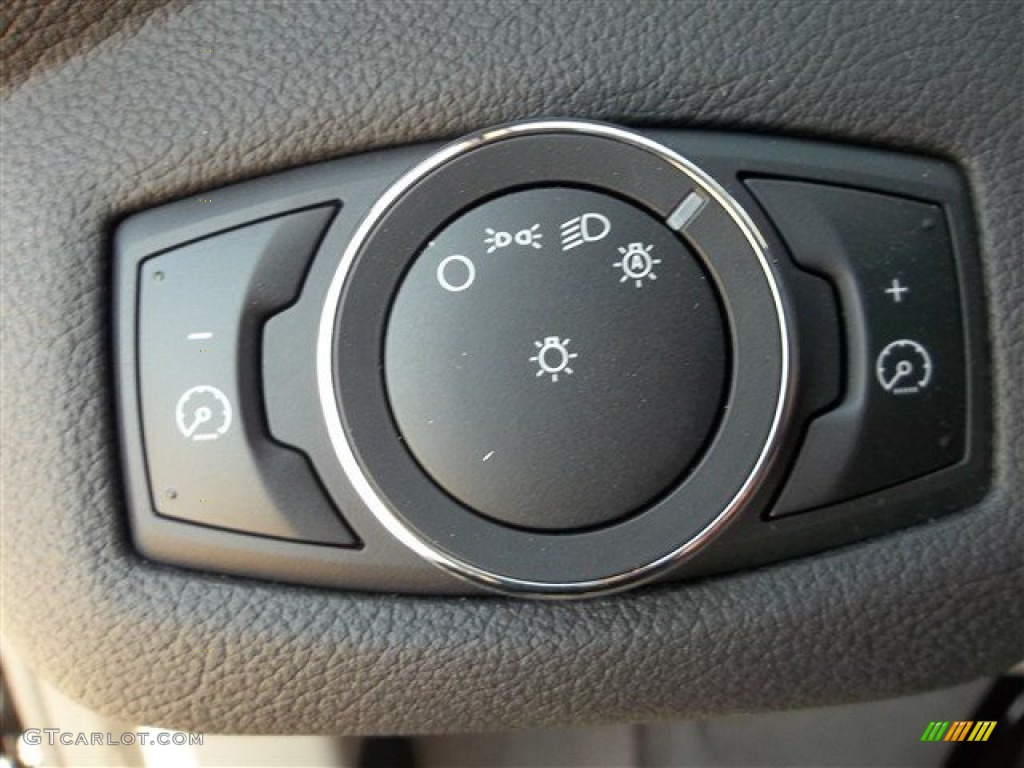 2013 Ford C-Max Hybrid SE Controls Photo #72926986