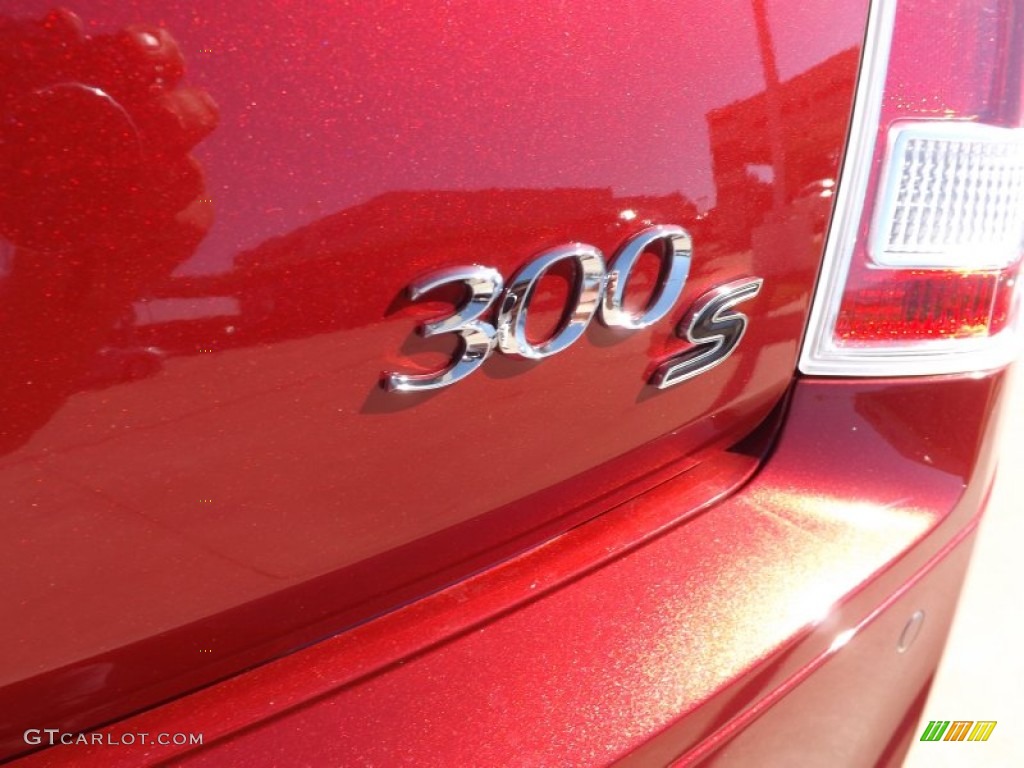 2013 Chrysler 300 S V6 Marks and Logos Photo #72930522