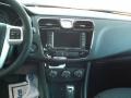 Black - 200 S Sedan Photo No. 2
