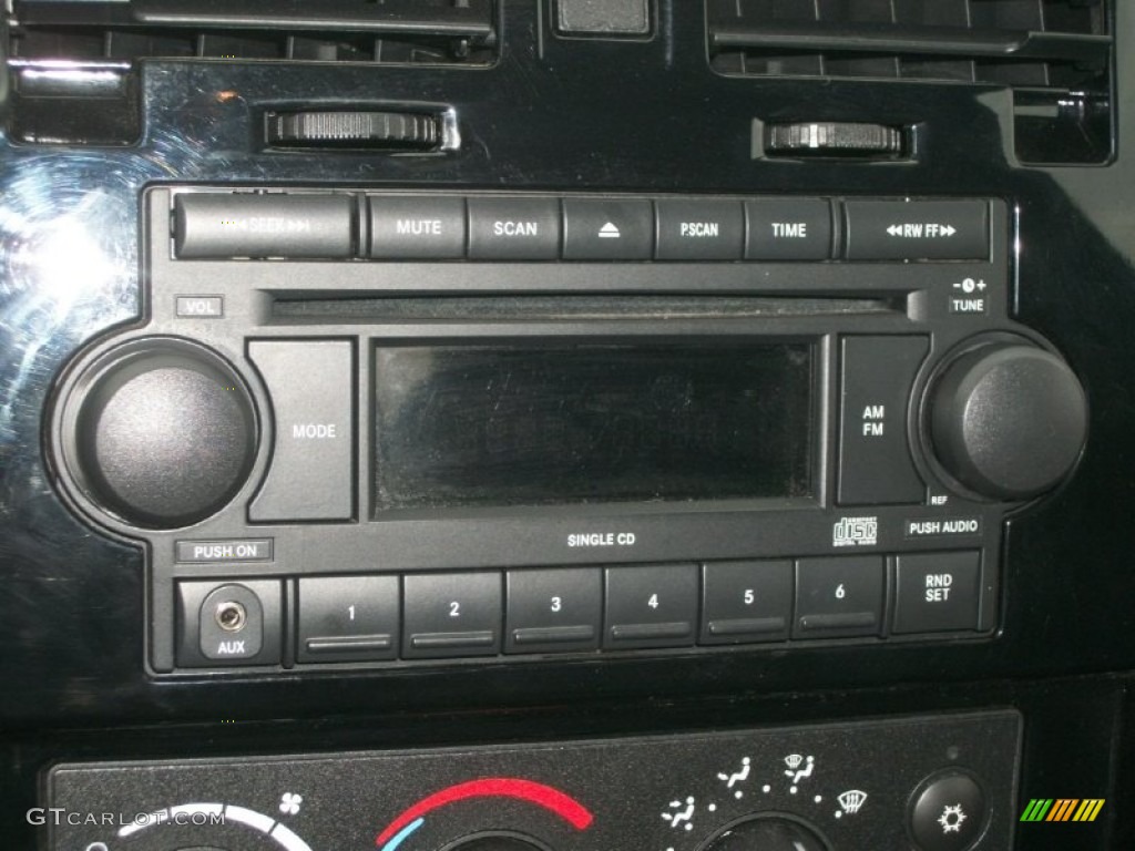 2006 Dodge Dakota Night Runner Club Cab 4x4 Audio System Photo #72931399