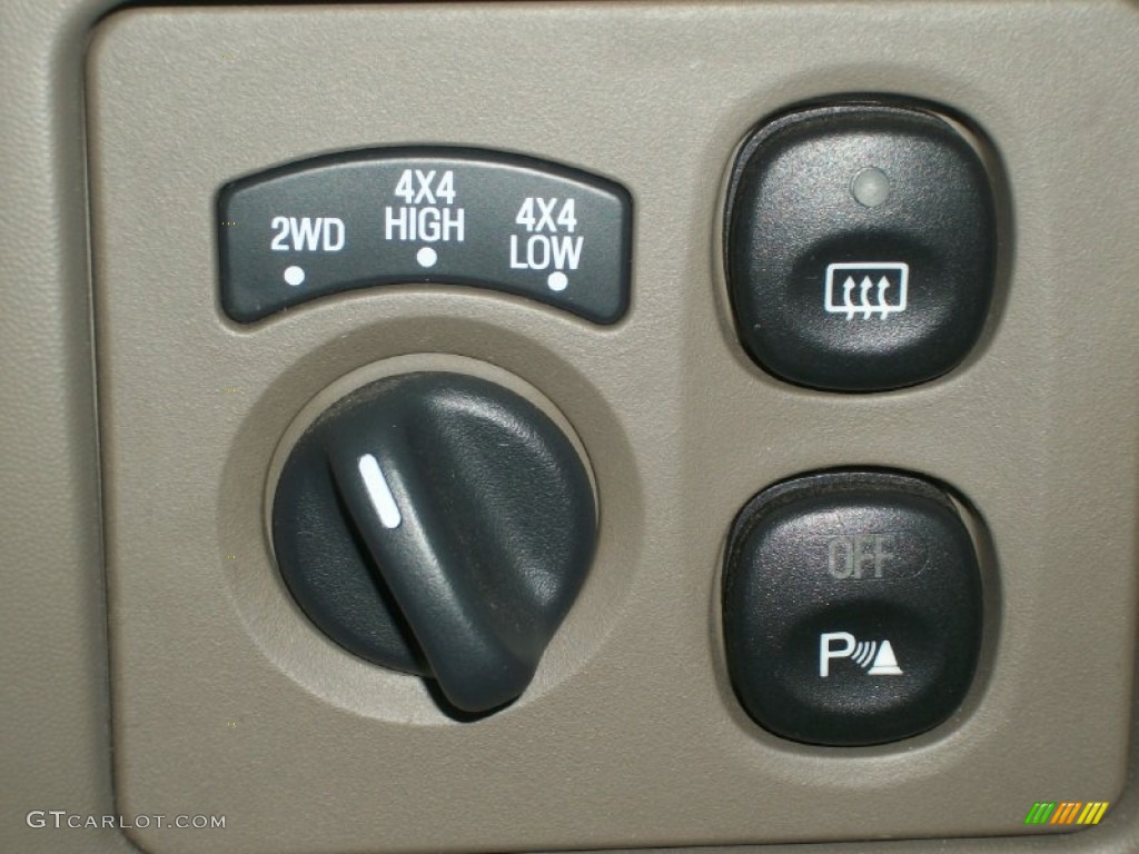 2003 Ford Excursion Limited 4x4 Controls Photo #72932348