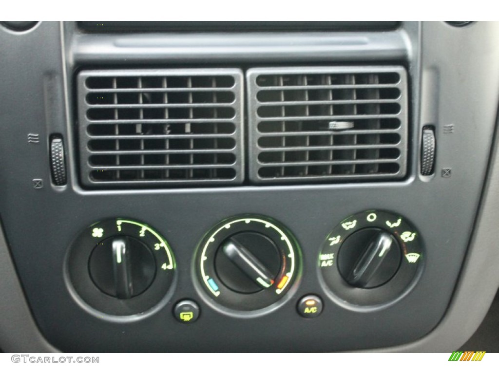 2004 Explorer XLS - Black / Graphite photo #15