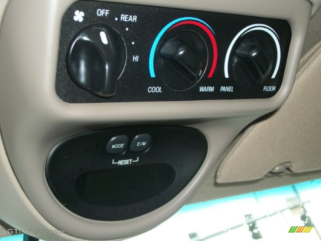 2003 Ford Excursion Limited 4x4 Controls Photo #72932407