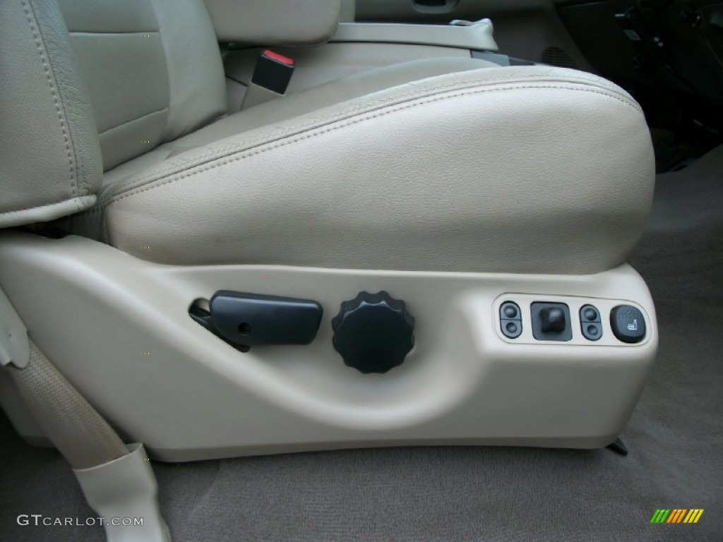 2003 Ford Excursion Limited 4x4 Controls Photo #72932518
