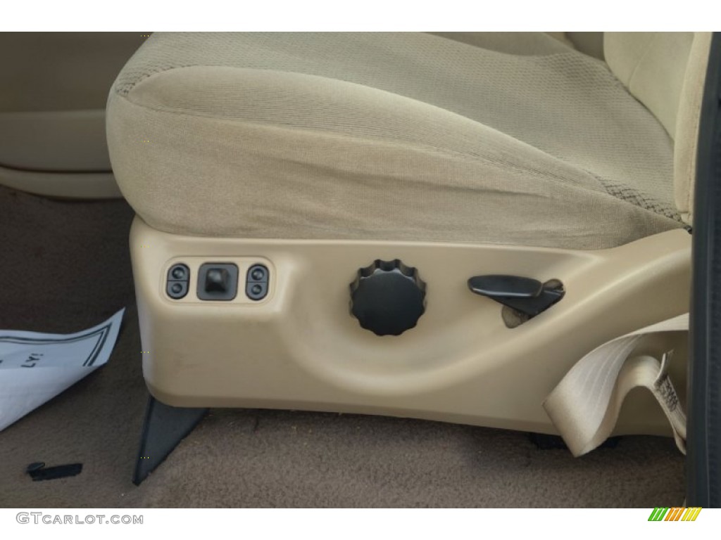 2000 Ford Expedition XLT Interior Color Photos