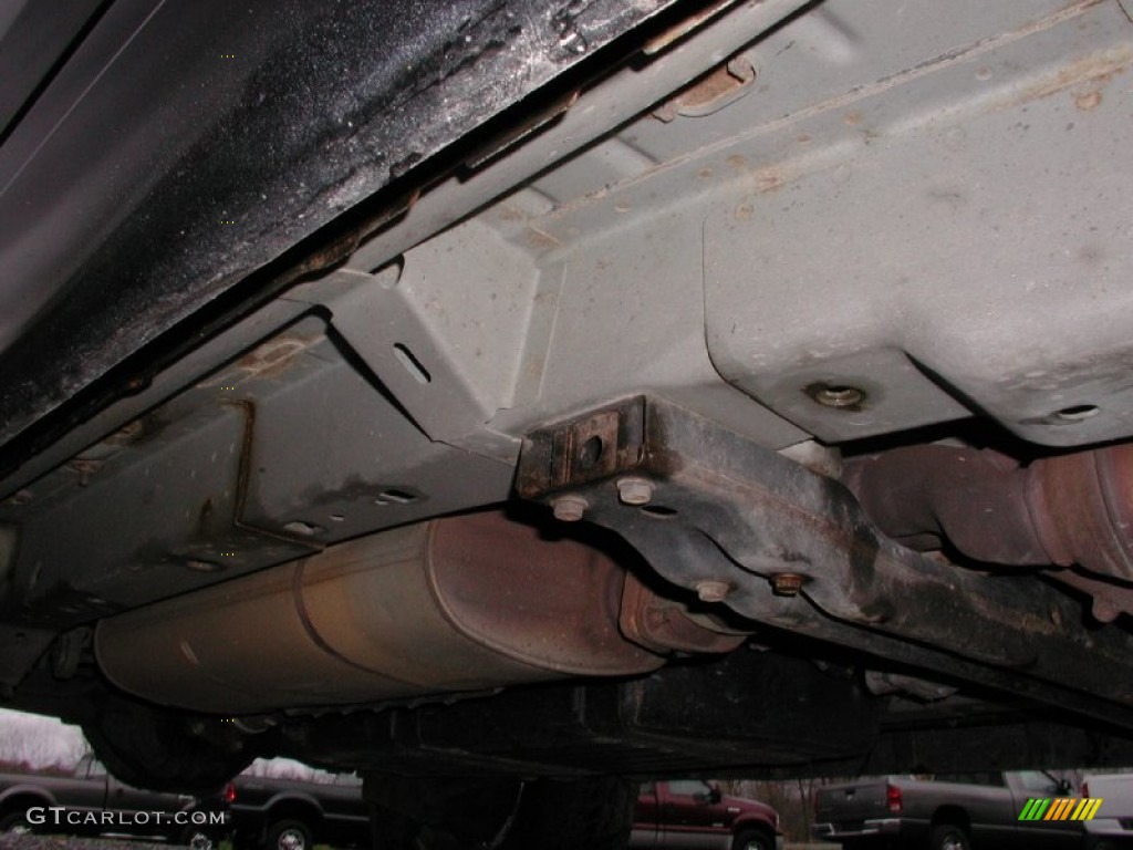 2006 Jeep Grand Cherokee Limited 4x4 Undercarriage Photo #72936613