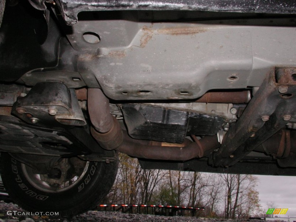 2006 Jeep Grand Cherokee Limited 4x4 Undercarriage Photo #72936646