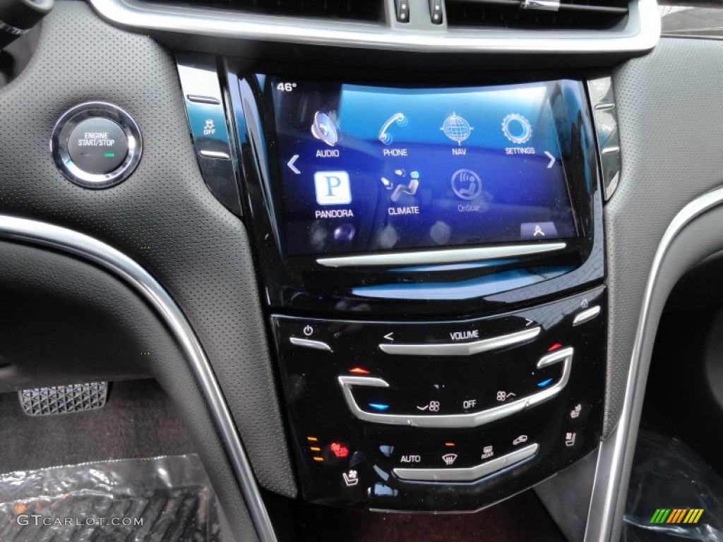 2013 Cadillac XTS Luxury FWD Controls Photo #72940615