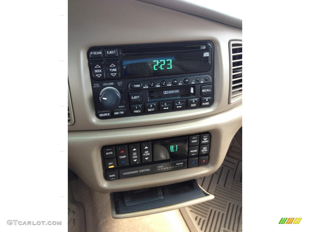 2002 Buick Century Special Edition Controls Photo #72944026