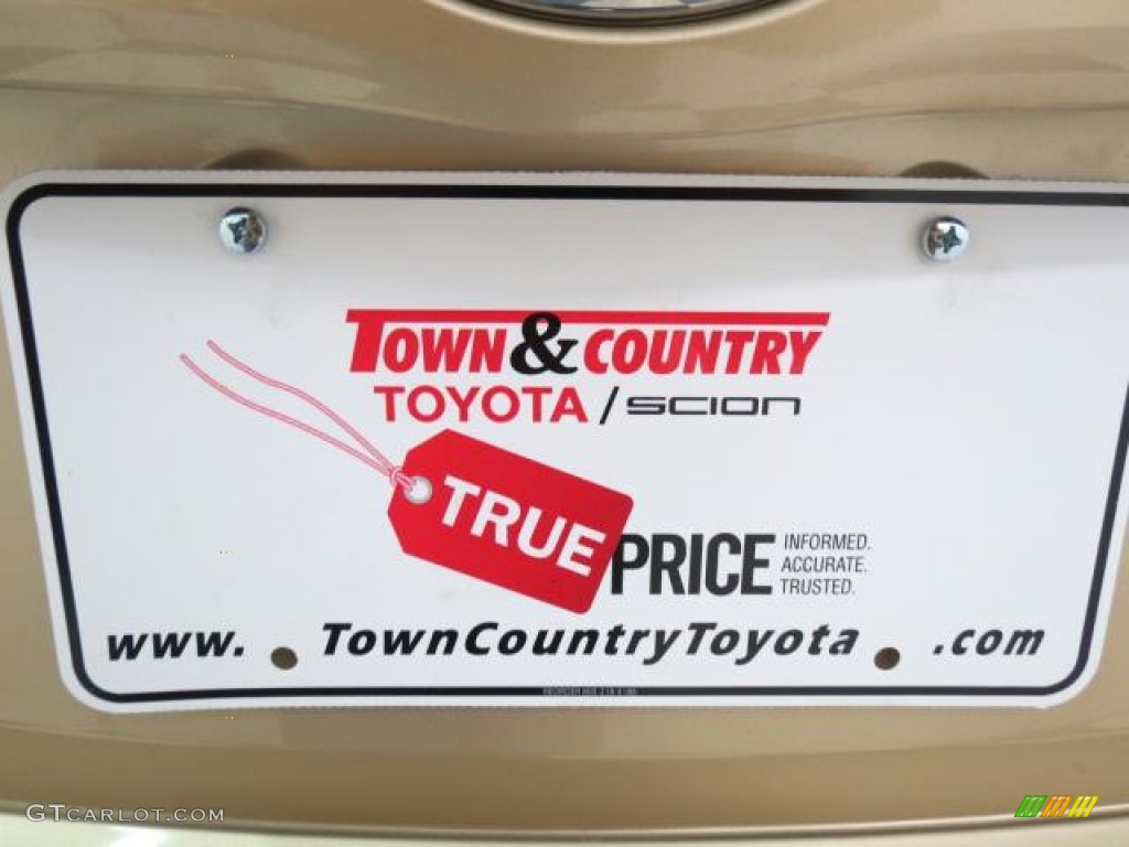 2010 Camry LE - Sandy Beach Metallic / Bisque photo #30