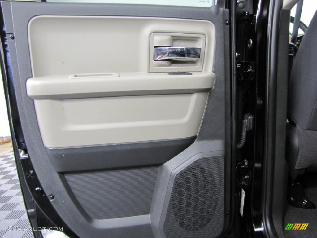 2012 Ram 1500 SLT Quad Cab 4x4 - Black / Dark Slate Gray/Medium Graystone photo #15