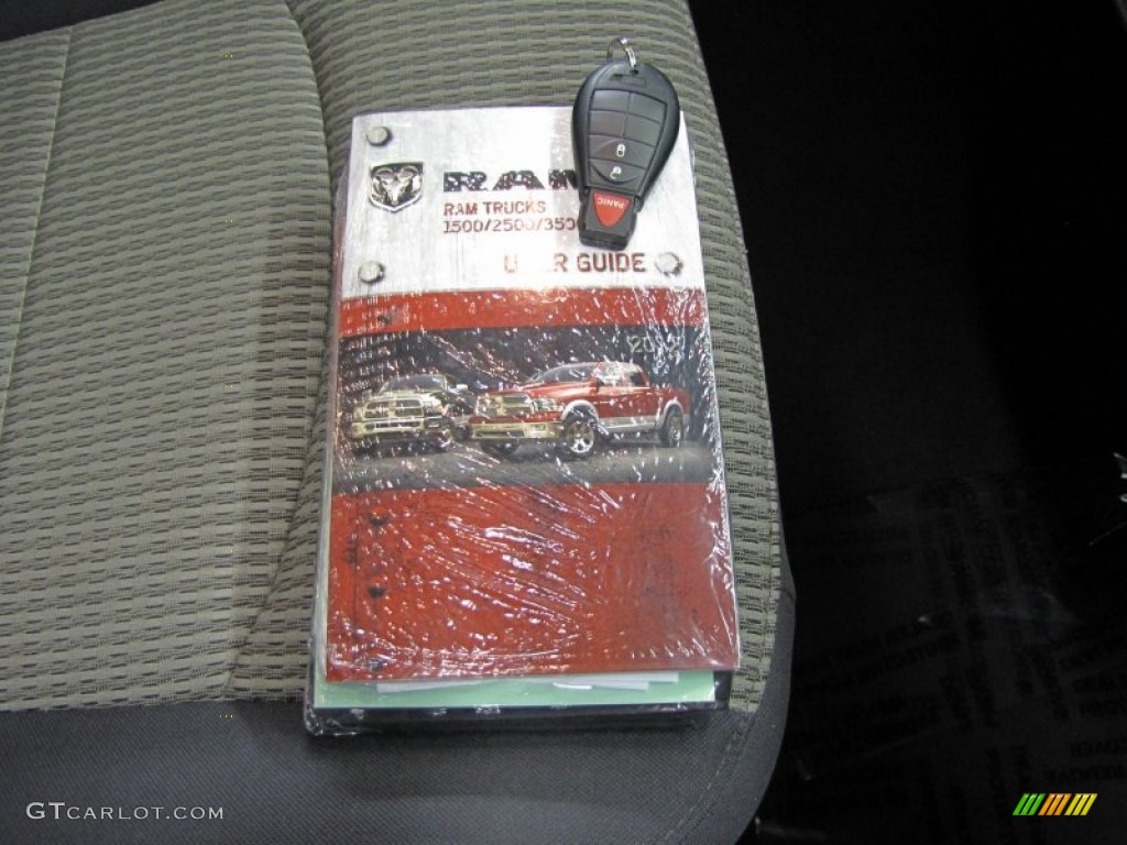 2012 Ram 1500 SLT Quad Cab 4x4 - Black / Dark Slate Gray/Medium Graystone photo #32