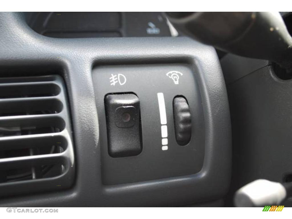 1999 Cavalier Z24 Coupe - Black / Medium Gray photo #29