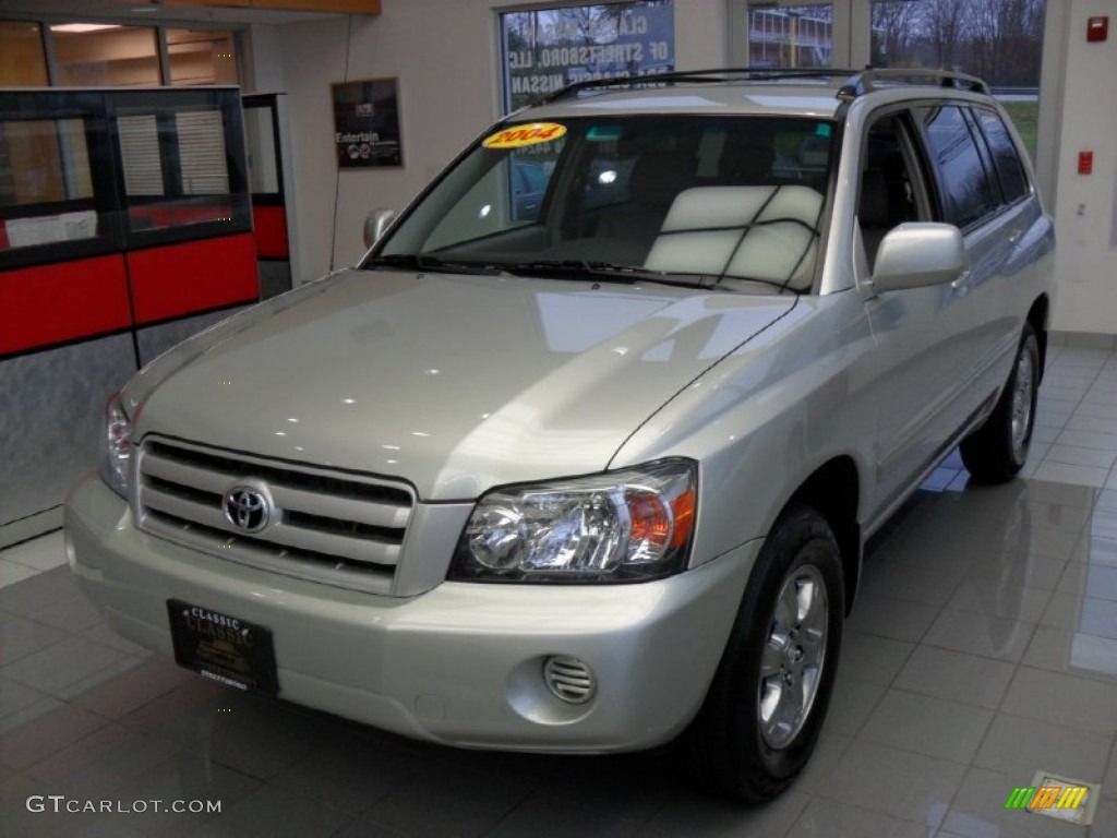 2004 Highlander V6 4WD - Millenium Silver Metallic / Ash photo #1