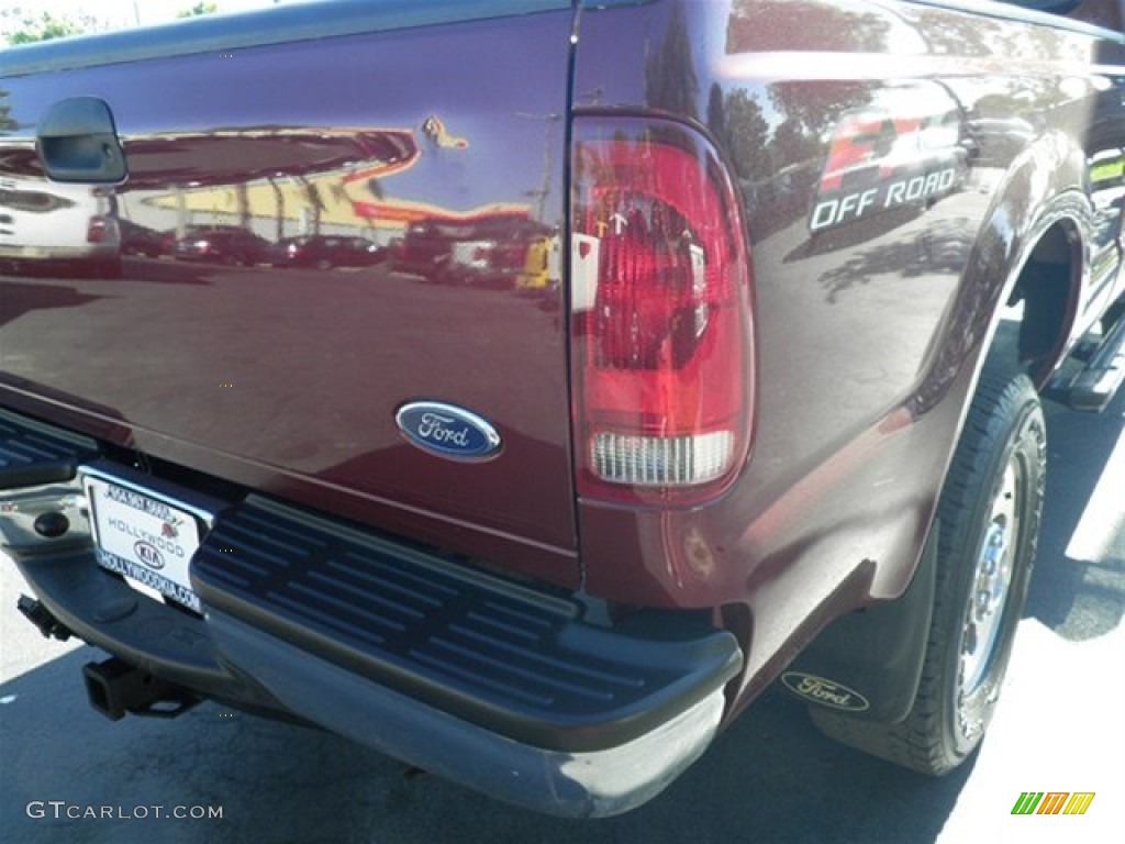 2005 F350 Super Duty Lariat SuperCab 4x4 - Dark Toreador Red Metallic / Medium Flint photo #17