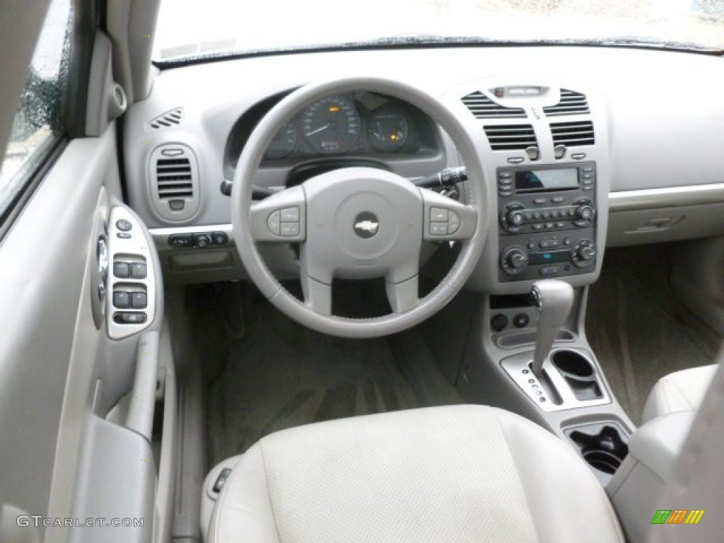 2004 Chevrolet Malibu LT V6 Sedan Gray Dashboard Photo #72958101