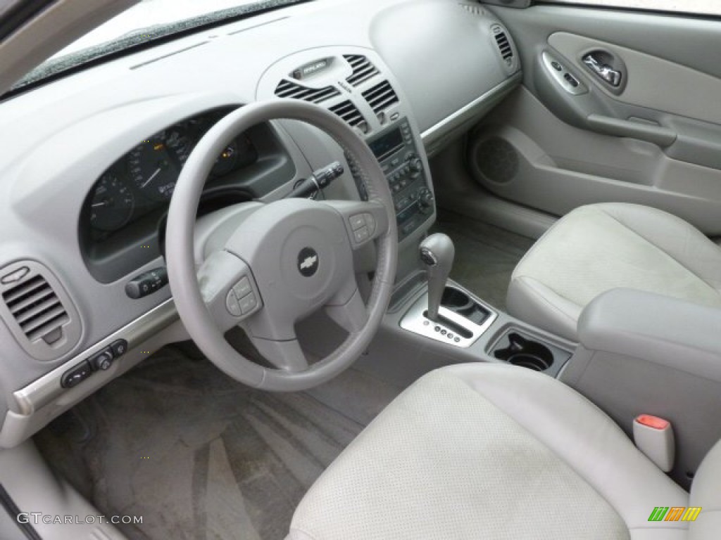 Gray Interior 2004 Chevrolet Malibu LT V6 Sedan Photo #72958146