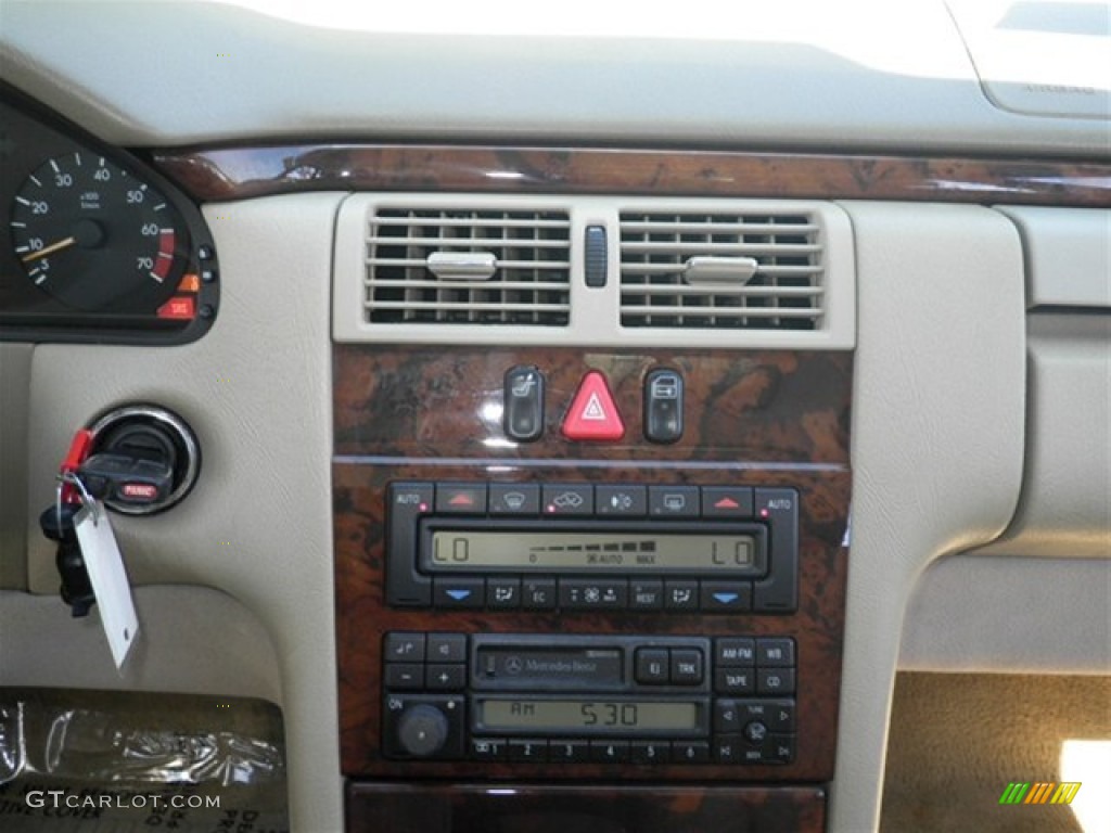 1998 Mercedes-Benz E 320 Sedan Controls Photos