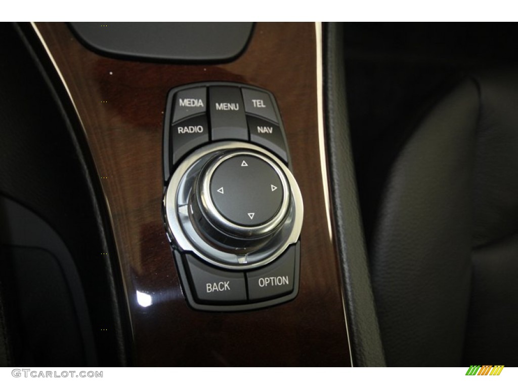 2013 BMW 3 Series 328i Convertible Controls Photo #72961047