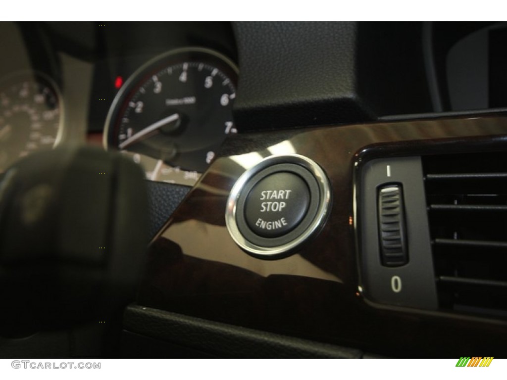 2013 BMW 3 Series 328i Convertible Controls Photo #72961101