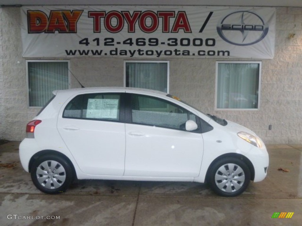 2009 Yaris 5 Door Liftback - Polar White / Dark Charcoal photo #1