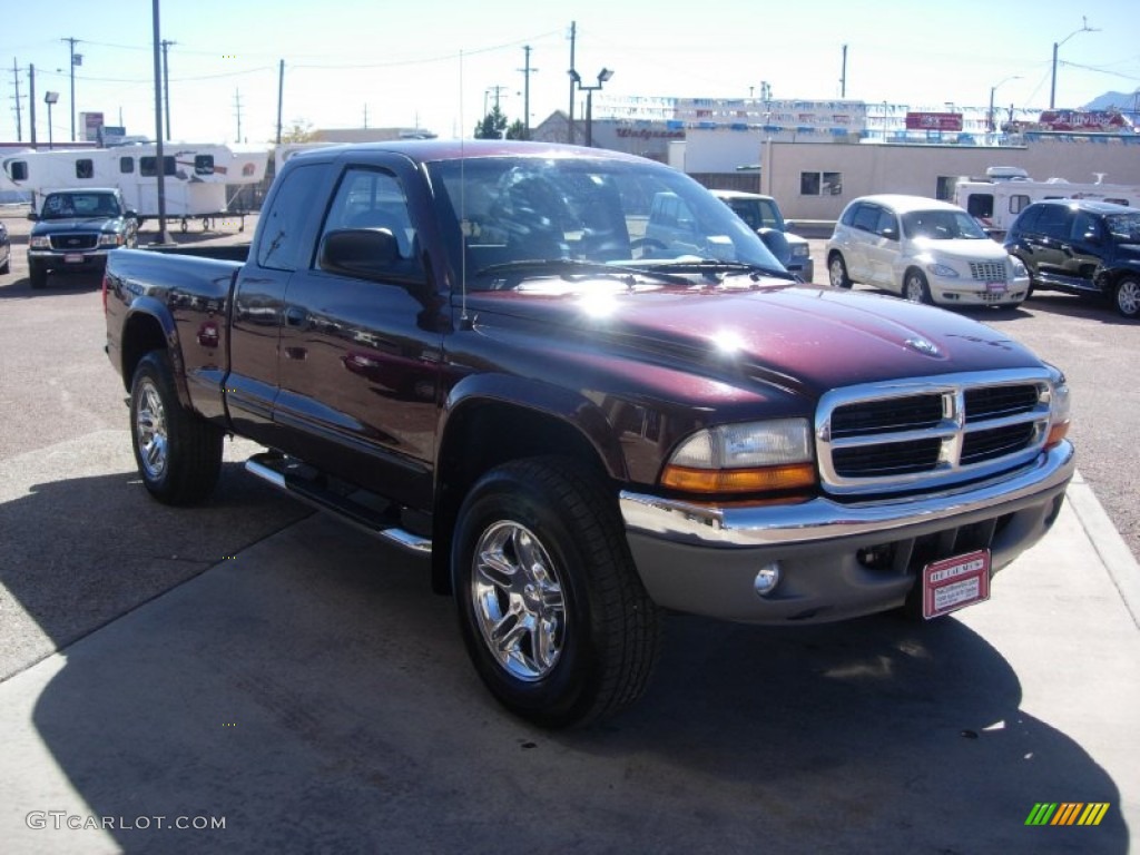 2004 Dakota SLT Club Cab 4x4 - Deep Molten Red Pearl / Dark Slate Gray photo #11