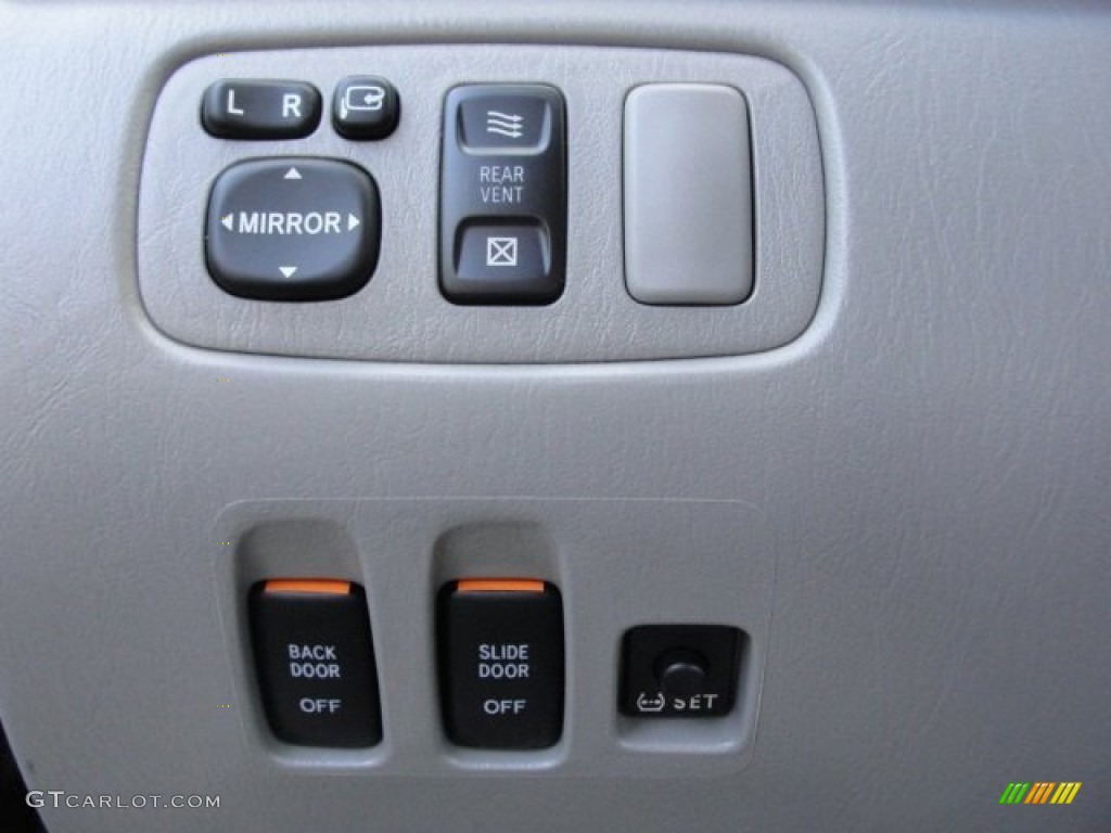 2008 Toyota Sienna Limited Controls Photo #72966321