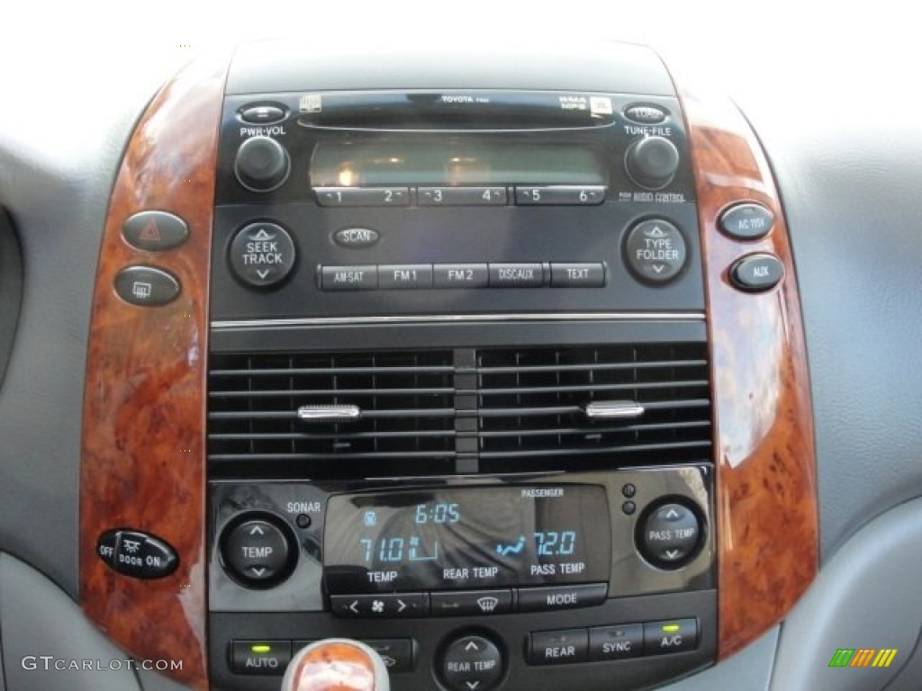 2008 Toyota Sienna Limited Controls Photo #72966354