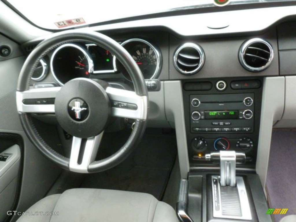 2008 Ford Mustang V6 Deluxe Coupe Dashboard Photos