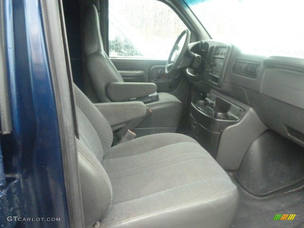 2002 Express 2500 Commercial Van - Indigo Blue Metallic / Dark Pewter photo #8