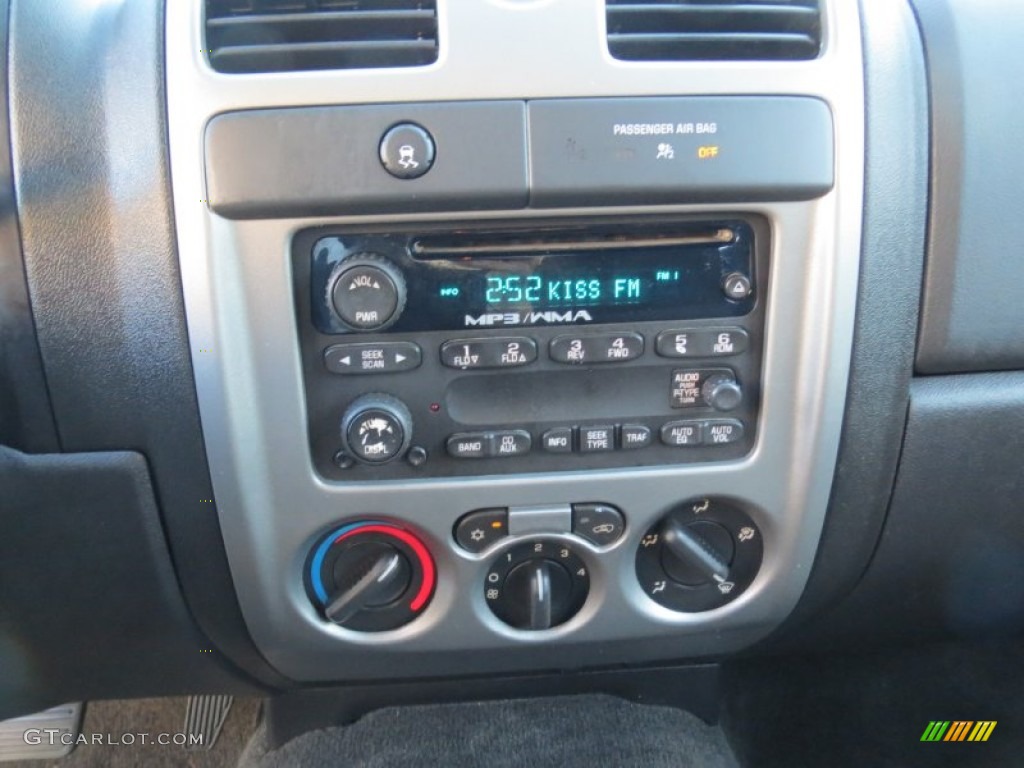 2011 GMC Canyon SLE Crew Cab Controls Photo #72970179