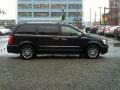 Brilliant Black Crystal Pearl 2011 Chrysler Town & Country Limited