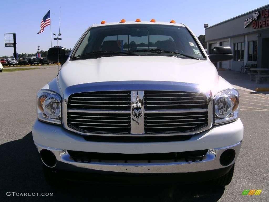 2008 Ram 3500 Big Horn Edition Quad Cab 4x4 Dually - Bright White / Medium Slate Gray photo #8