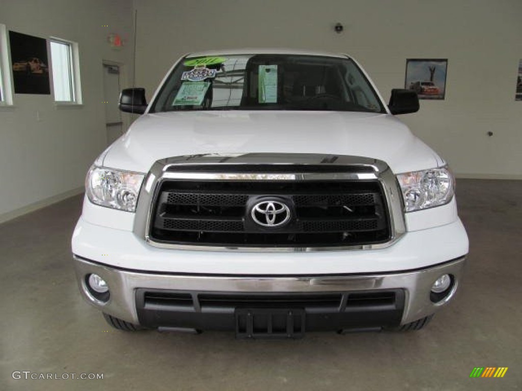 2011 Tundra Double Cab 4x4 - Super White / Graphite Gray photo #4