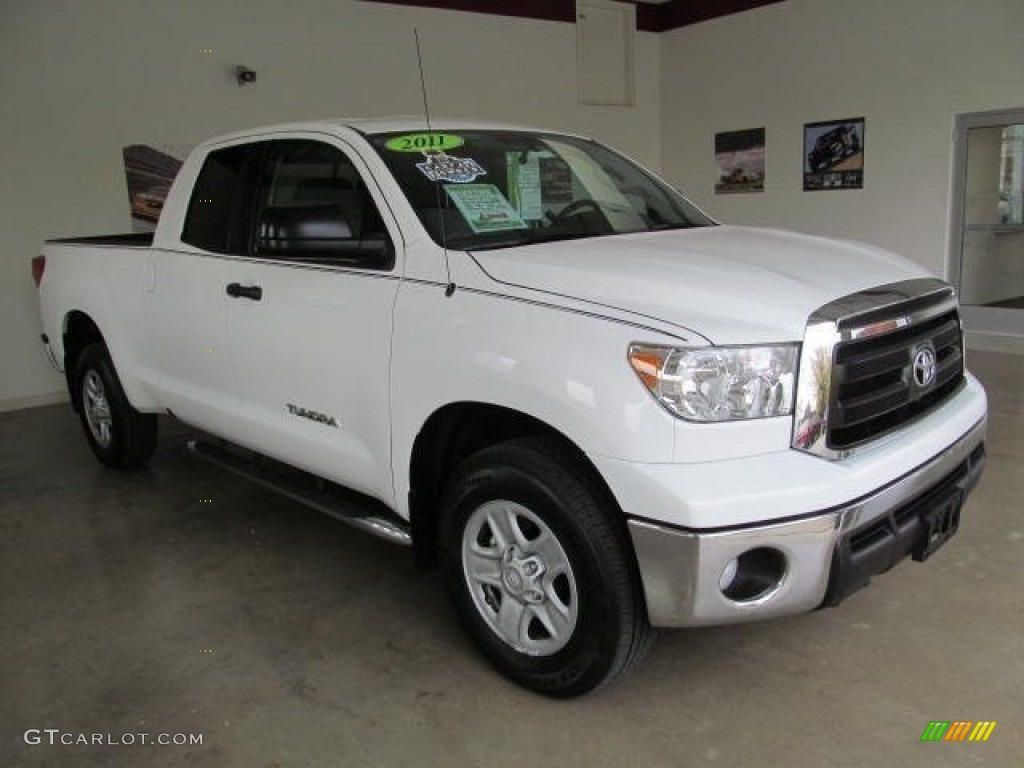 2011 Tundra Double Cab 4x4 - Super White / Graphite Gray photo #5
