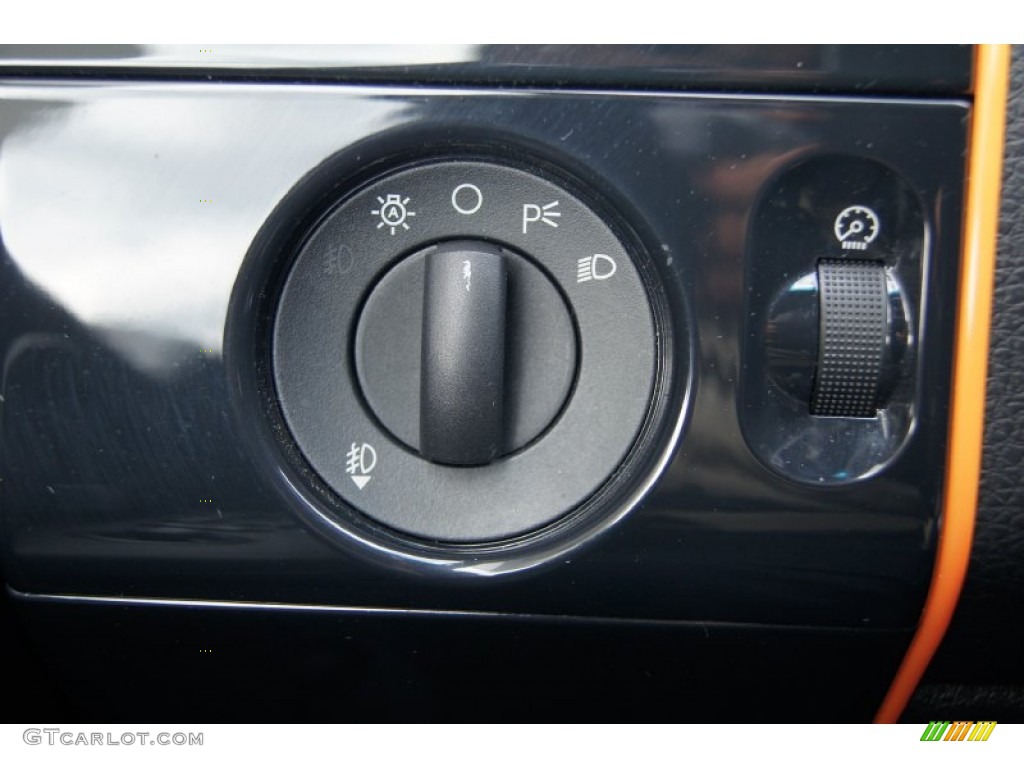 2007 Ford F150 Harley-Davidson SuperCrew Controls Photo #72972831