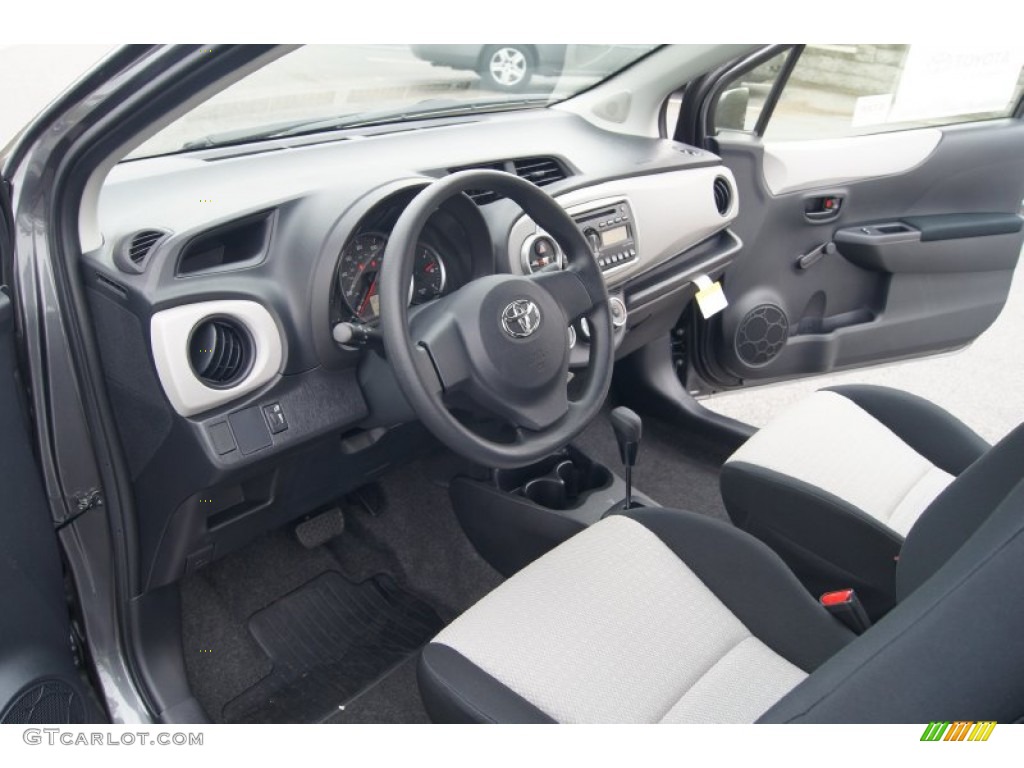 Ash Interior 2013 Toyota Yaris L 3 Door Photo #72973311