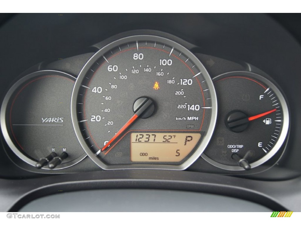 2013 Toyota Yaris L 3 Door Gauges Photo #72973506