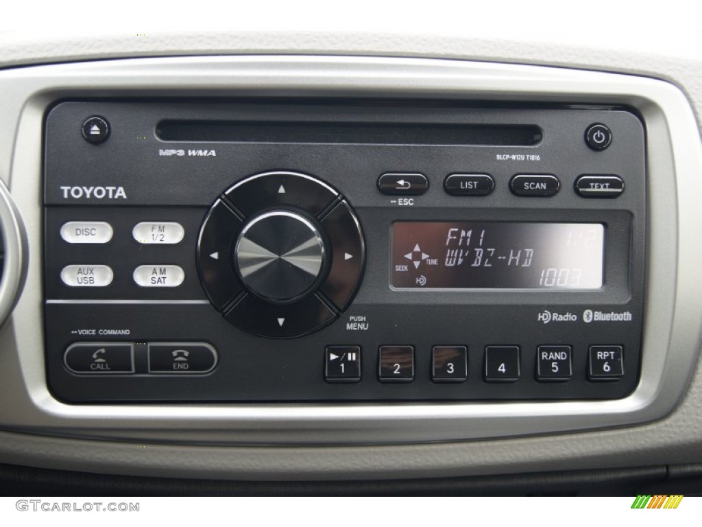 2013 Toyota Yaris L 3 Door Controls Photo #72973525