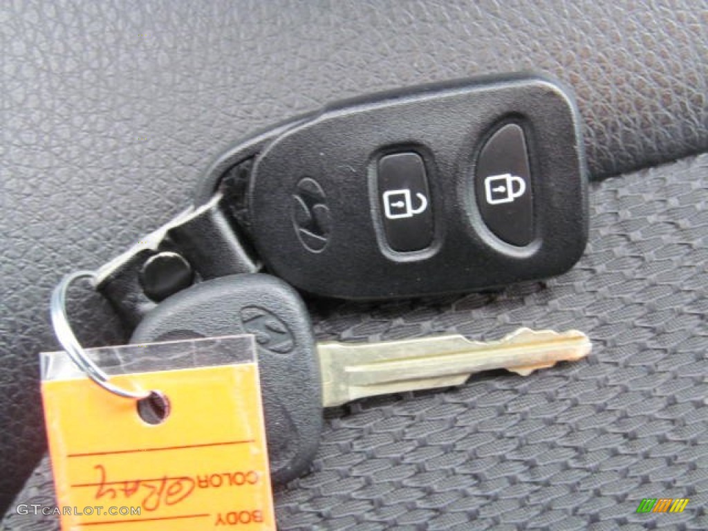 2010 Hyundai Tucson GLS AWD Keys Photos