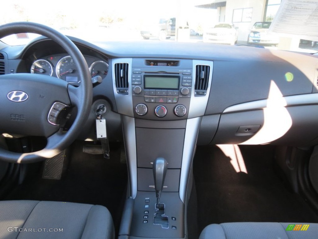 2009 Hyundai Sonata GLS Controls Photo #72974481