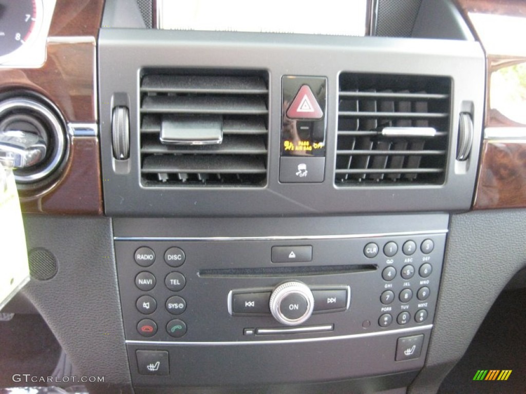 2011 Mercedes-Benz GLK 350 Audio System Photos
