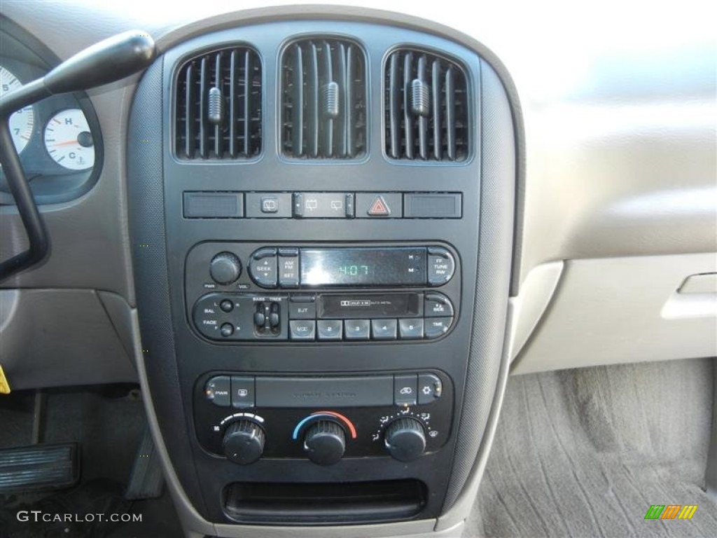 2002 Dodge Caravan Sport Controls Photo #72977379