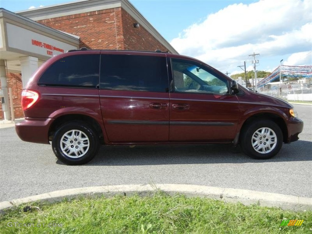 2002 Caravan Sport - Dark Garnet Red Pearl / Sandstone photo #13