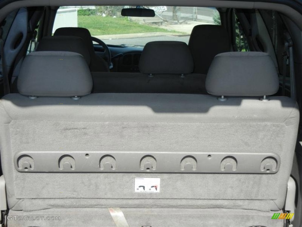 2002 Caravan Sport - Dark Garnet Red Pearl / Sandstone photo #34