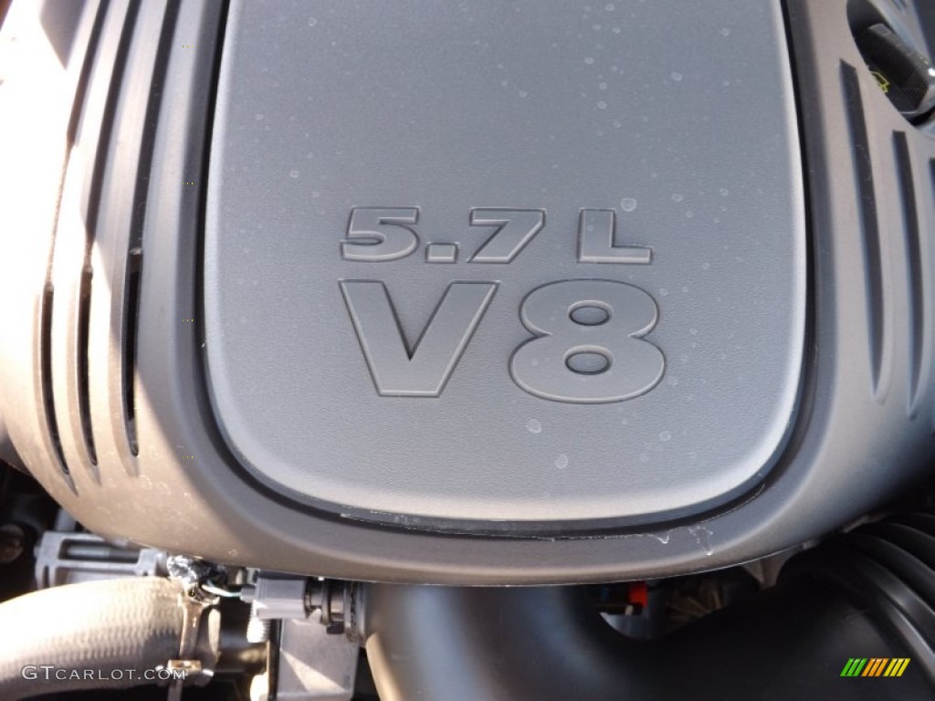2013 Chrysler 300 C 5.7 liter HEMI OHV 16-Valve VVT V8 Engine Photo #72981419